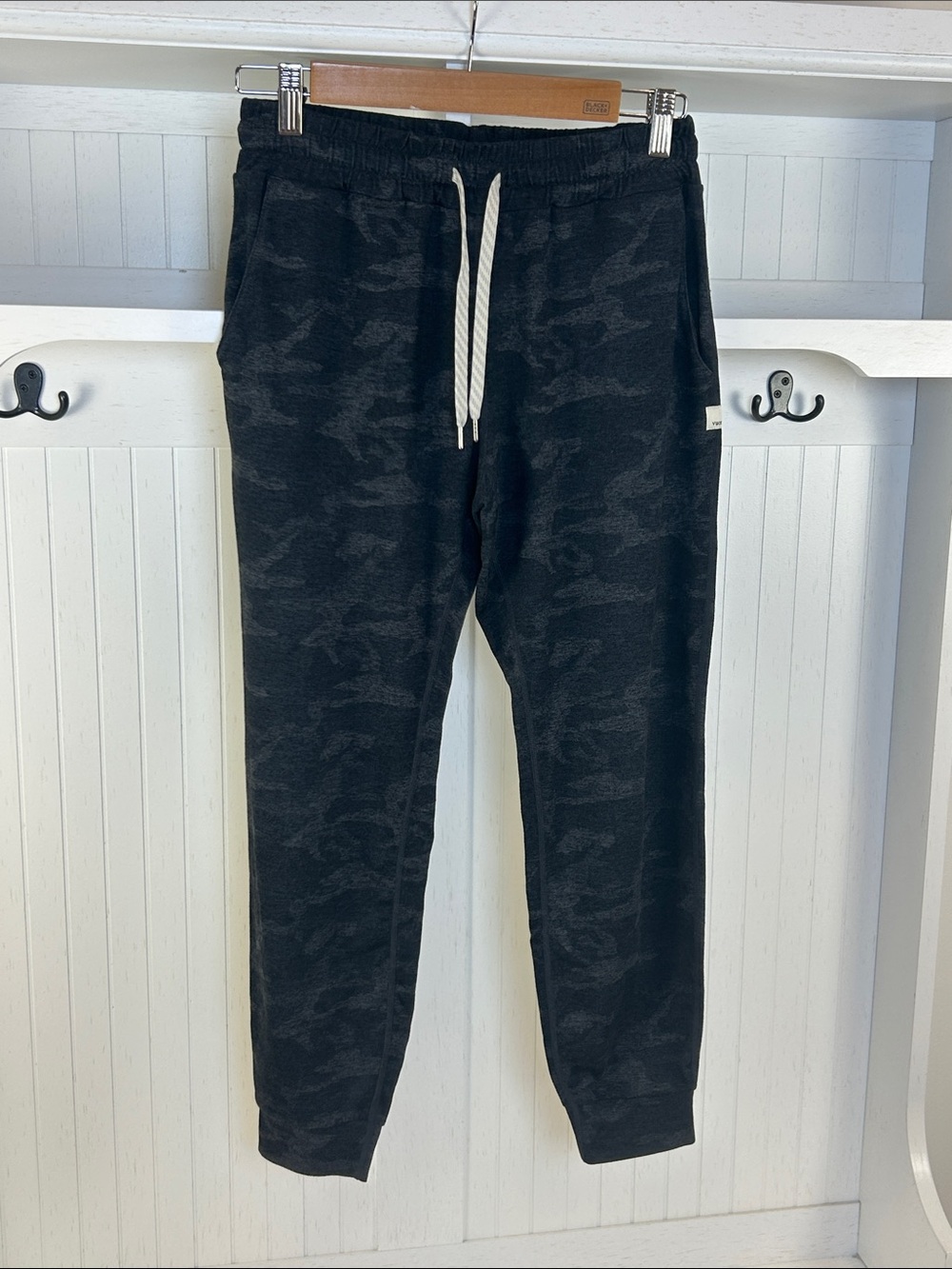 Vuori Camo Performance Joggers XS DreamKnit